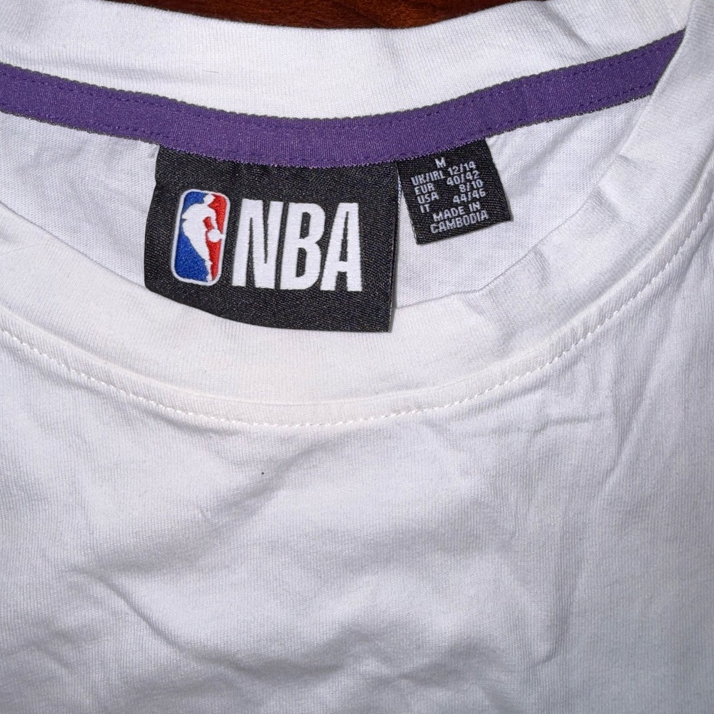 NBA Los Angeles Lakers Cropped t shirt medium cream size M - Picture 3 of 5